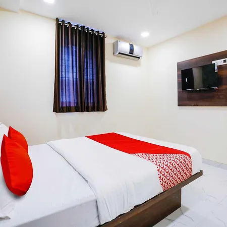 Hotel O King Residency Near Bharat Talkies 4*