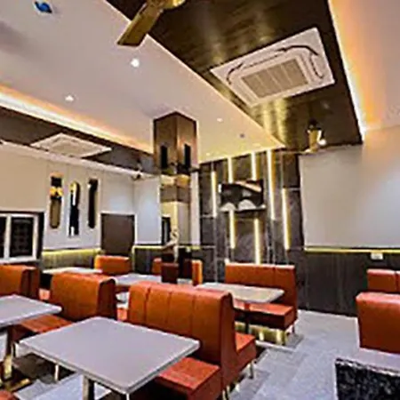 Fabhotel Ascent Star - Nr Phoenix Mall Kurla Hotel