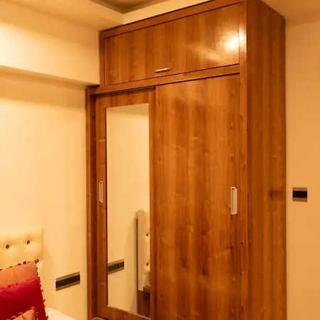 Cozy, Upscale 1 Bhk Near Bkc * Mumbai