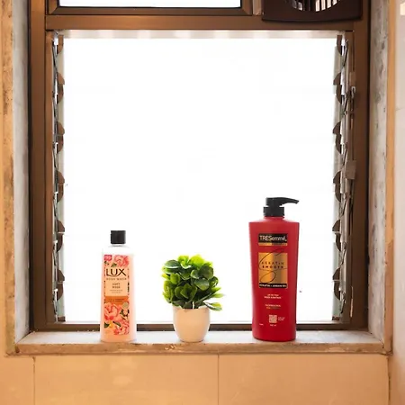 Breezy, Bright, Upper Floor 2bhk Nr Bkc & Airport *