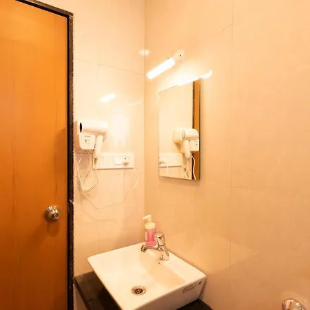 Apartment Breezy, Bright, Upper Floor 2bhk Nr Bkc & Airport