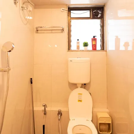 Breezy, Bright, Upper Floor 2bhk Nr Bkc & Airport Apartment *