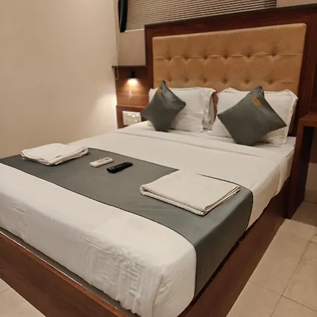 Hotel Amber Palace 3*