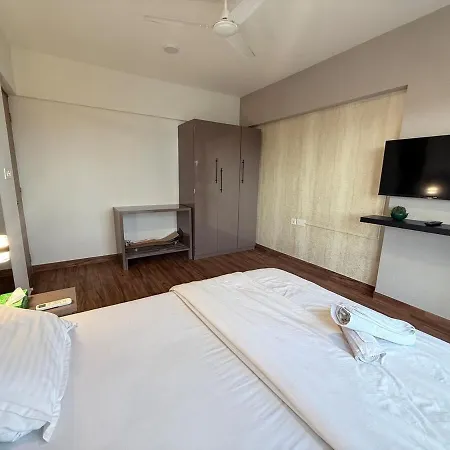 Coastal Chic - 10min From Airport Apartment Mumbai