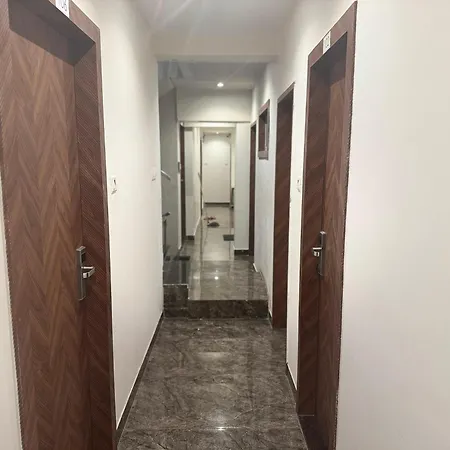 Sahara Residency Hotel 2*