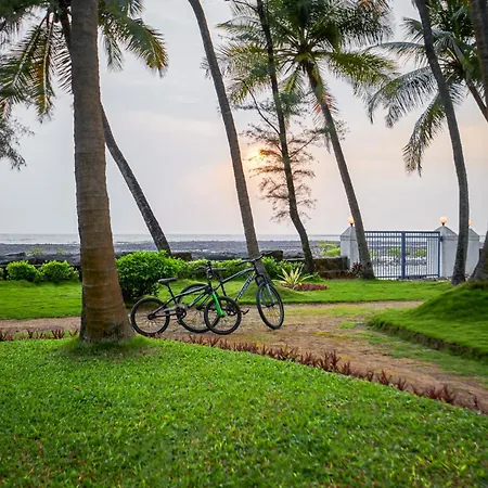 Stayvista's Bharat - Beachfront Serenity With A Spacious Lawn Villa