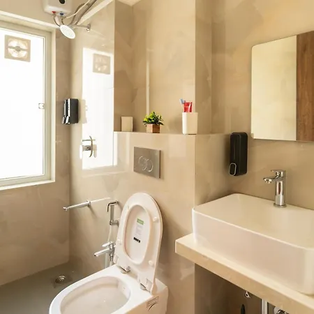 Trendy 2bhk Near Bkc *