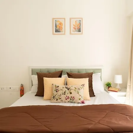 Trendy 2bhk Near Bkc Apartment *