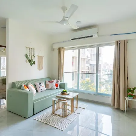 Trendy 2bhk Near Bkc Apartment *
