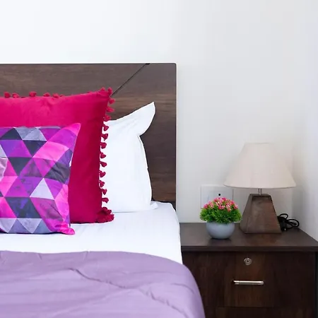 Apartment Skyline View 2bhk Near Oberoi Mall & Nesco *