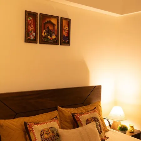 Skyline View 2bhk Near Oberoi Mall & Nesco Apartment Mumbai