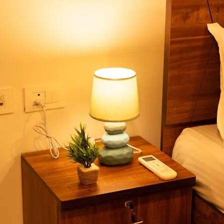 Boho, Breezy, Sun-kissed 2bhk Nr Bkc & Airport Apartment