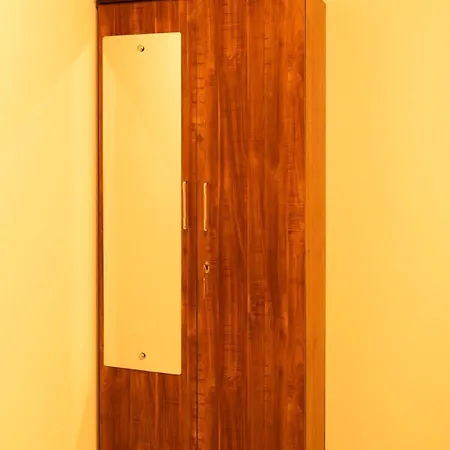 Boho, Breezy, Sun-kissed 2bhk Nr Bkc & Airport Apartment Mumbai