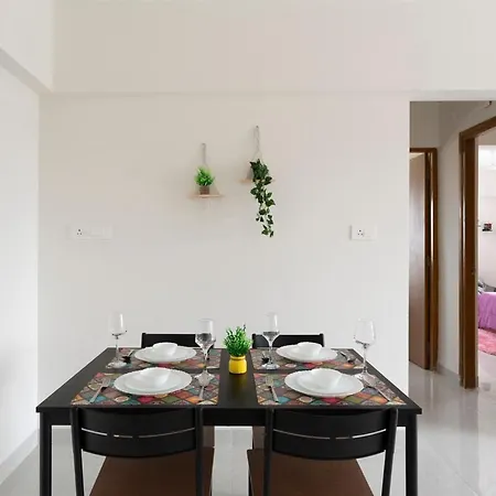 Boho, Breezy, Sun-kissed 2bhk Nr Bkc & Airport Apartment *