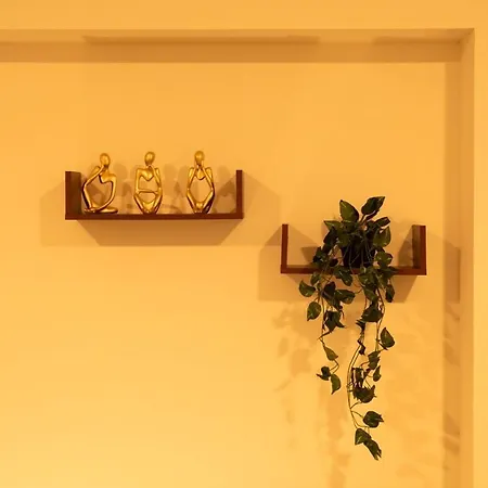 Boho, Breezy, Sun-kissed 2bhk Nr Bkc & Airport Apartment *