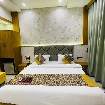 Hotel Glitz T2 Grand-next To Intl Airport