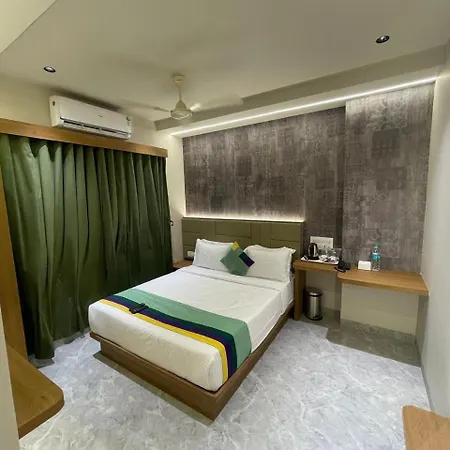 Glitz T2 Grand-next To Intl Airport Mumbai
