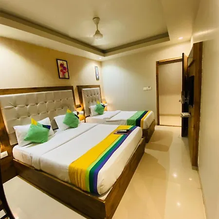 Hotel Glitz T2 Grand-next To Intl Airport Mumbai