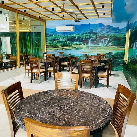 Glitz T2 Grand-next To Intl Airport 3* Mumbai