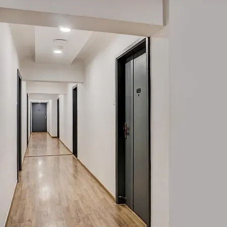 Hotel Townhouse Exhibition Centre Goregaon 3*