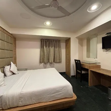 Sahar Garden Near International Airport Hotel 3*