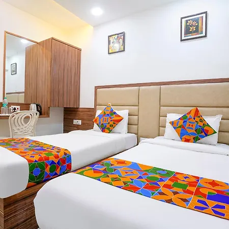 Fabhotel Shahi Palace Inn *