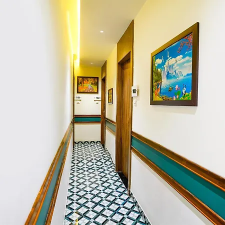 Fabhotel Shahi Palace *