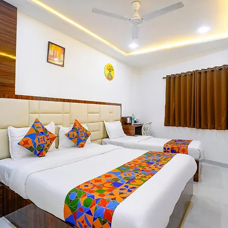 Fabhotel Shahi Palace Inn