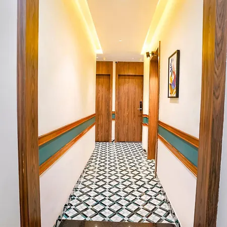 Fabhotel Shahi Palace Inn *
