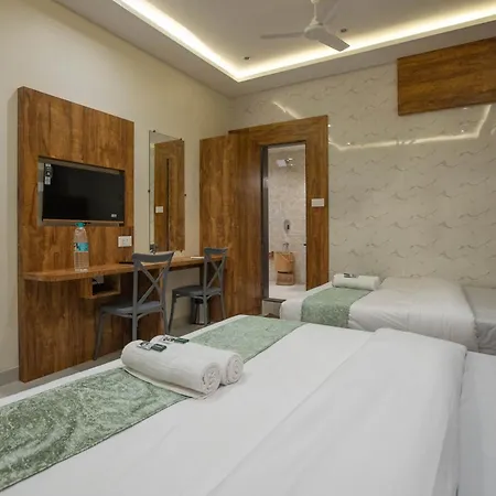 Hotel Heraa International