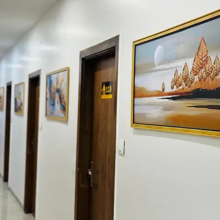 Deluxe Residency Nr- International Airport Hotel