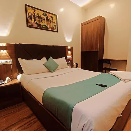 Hotel Deluxe Residency Nr- International Airport Mumbai