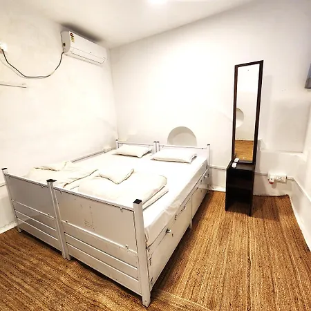 Hostel Hammock - Bandra Mumbai
