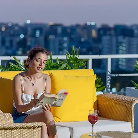 Bloom Hub L Weh Andheri