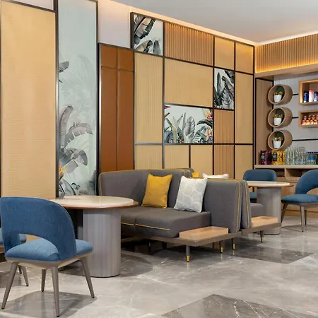 Hotel Hilton Garden International Airport
