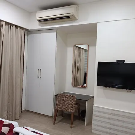 Retreats At Welcome - Corporate In Vakola Homestay *