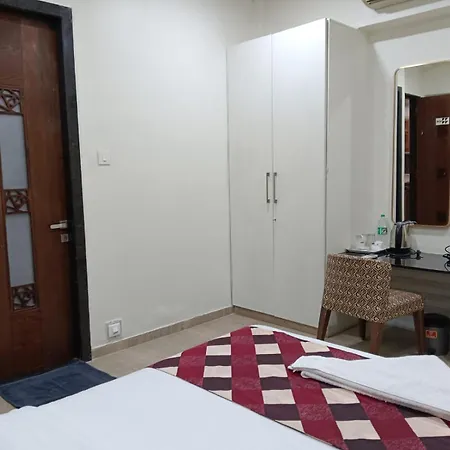 Retreats At Welcome - Corporate In Vakola Homestay Mumbai