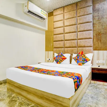 Via Sumit Palace Hotel 3*