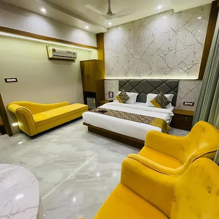 Hotel Glitz T2 Grand-next To Intl Airport 3*