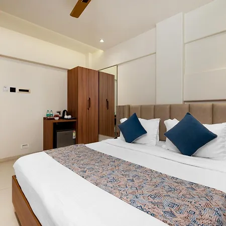 Kalpana Palace, 2*
