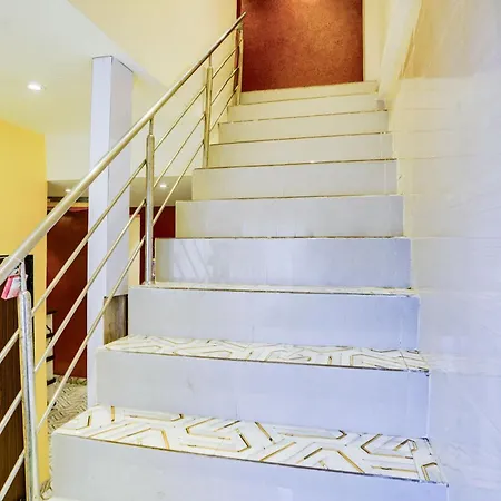 Hotel O Rishi Palace Mumbai