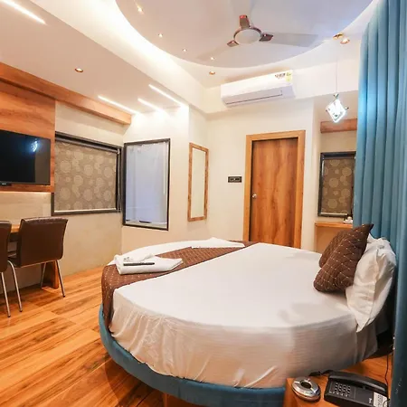 Palace 2* Mumbai
