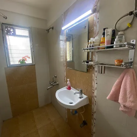 Sunny Pink With Balcony, Andheri Hotspot Homestay Mumbai