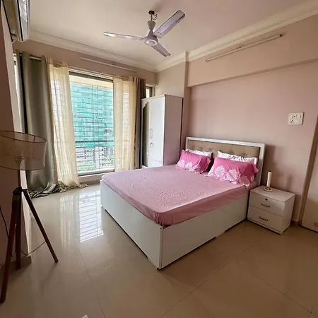 Sunny Pink With Balcony, Andheri Hotspot Homestay
