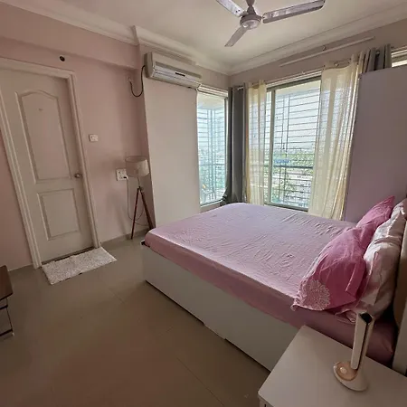 Sunny Pink With Balcony, Andheri Hotspot Homestay Mumbai