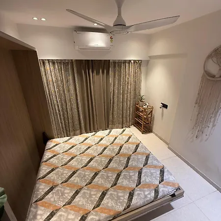 Airnest Stays- Bohemian Apartment *