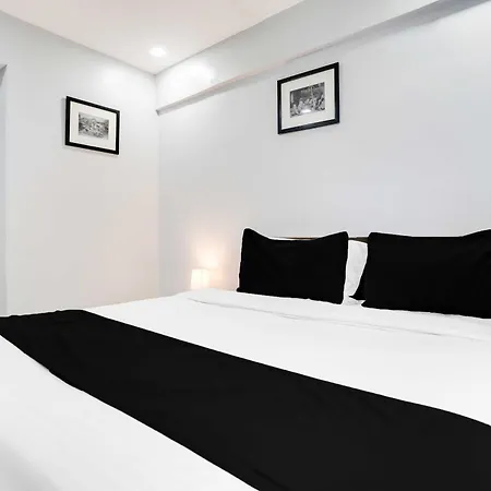Townhouse Andheri Near Airport We 3*