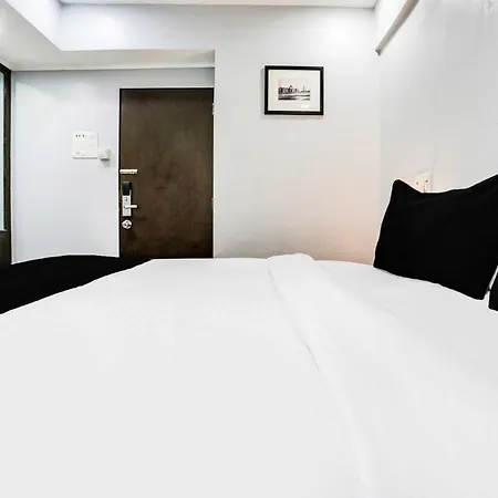 Townhouse Andheri Near Airport We Mumbai