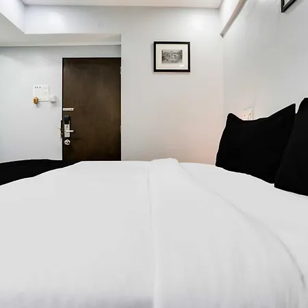 Hotel Townhouse Andheri Near Airport We 3*