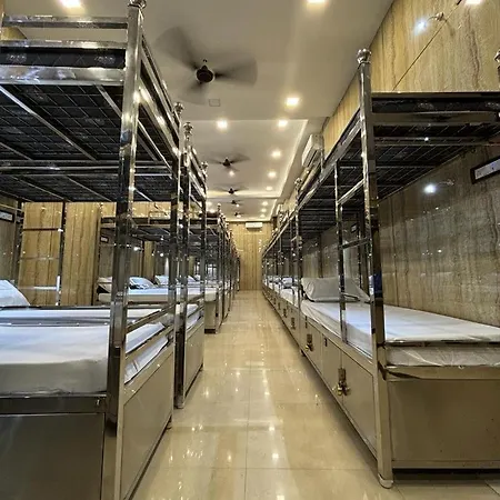 Hostel Royal
